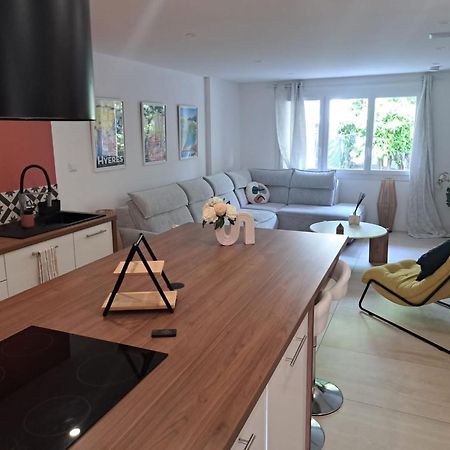 Magnifique Appartement 2 Chambres Avec 50 M2 De Jardin Privatif La Crau Esterno foto
