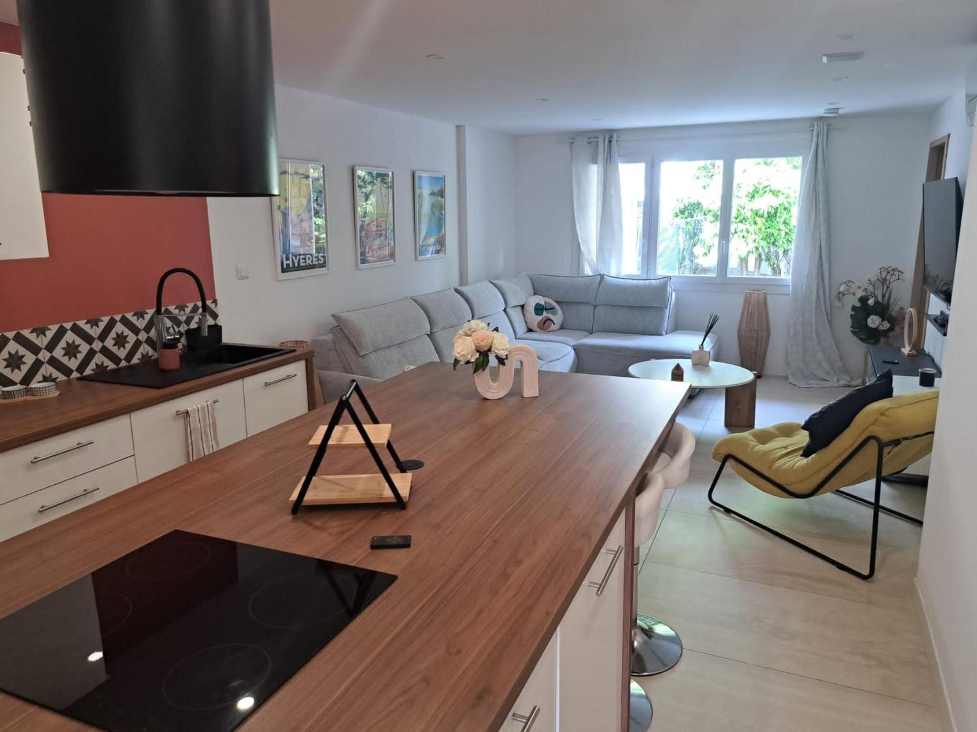 Magnifique Appartement 2 Chambres Avec 50 M2 De Jardin Privatif La Crau Esterno foto