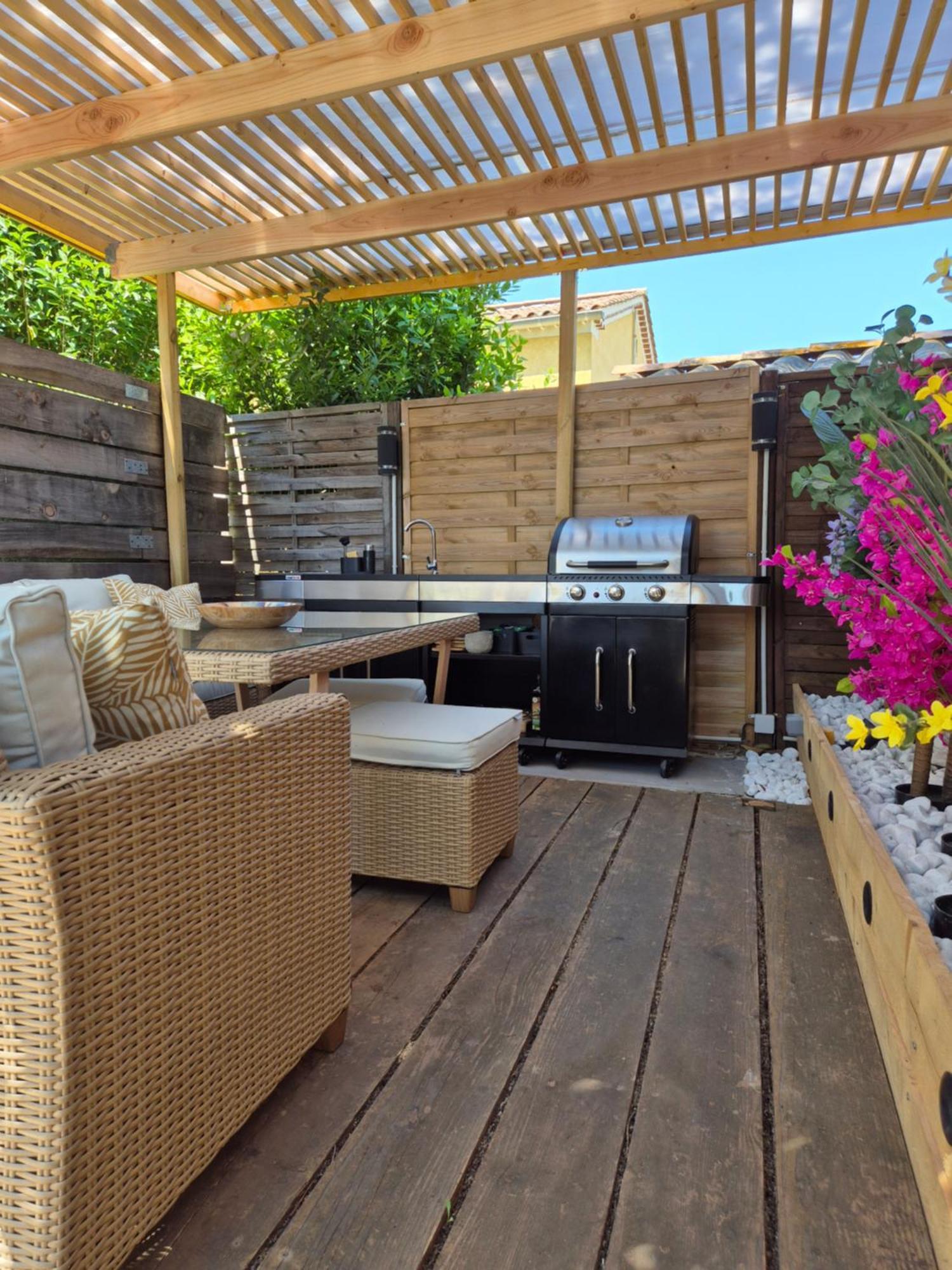 Magnifique Appartement 2 Chambres Avec 50 M2 De Jardin Privatif La Crau Esterno foto