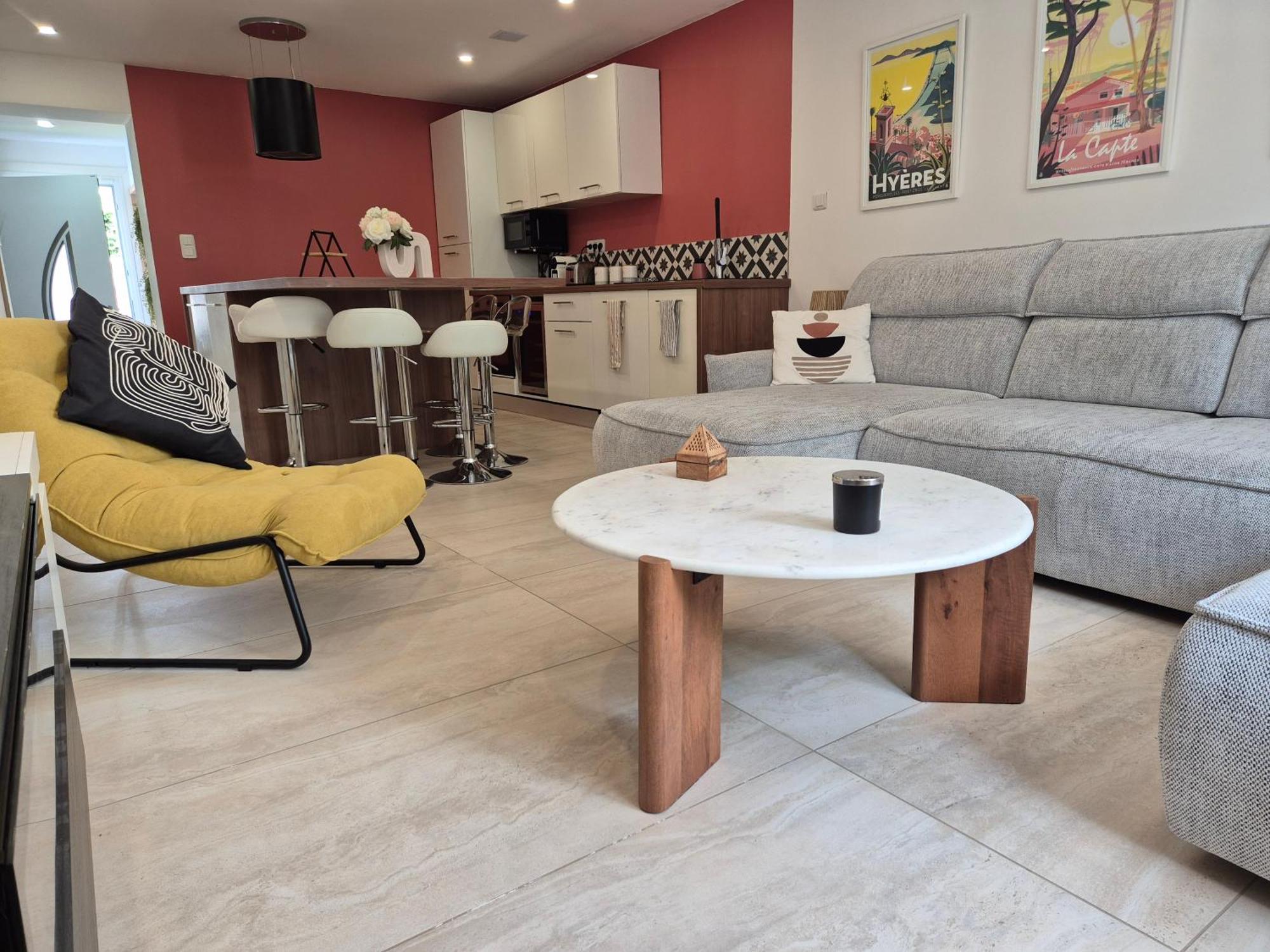 Magnifique Appartement 2 Chambres Avec 50 M2 De Jardin Privatif La Crau Esterno foto