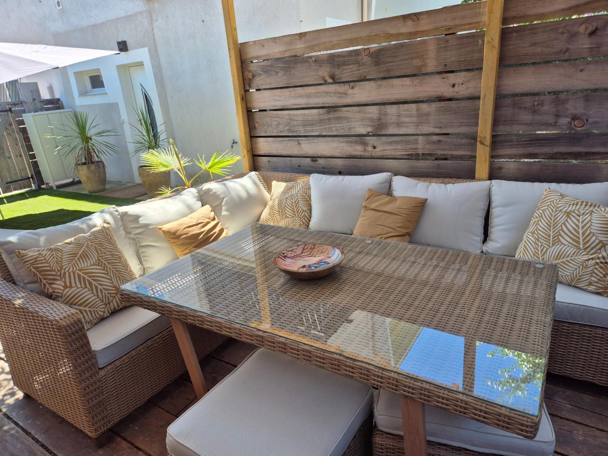 Magnifique Appartement 2 Chambres Avec 50 M2 De Jardin Privatif La Crau Esterno foto