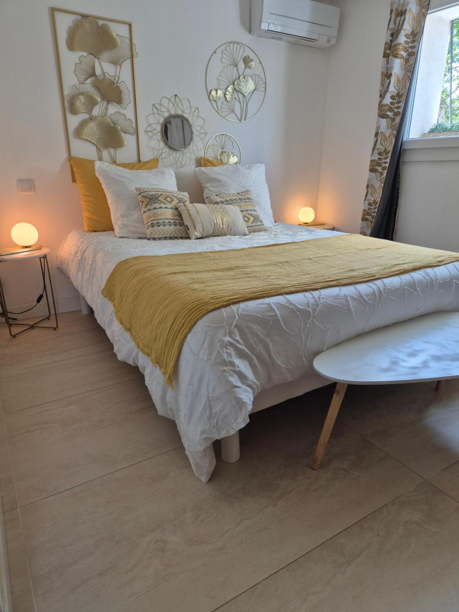 Magnifique Appartement 2 Chambres Avec 50 M2 De Jardin Privatif La Crau Esterno foto