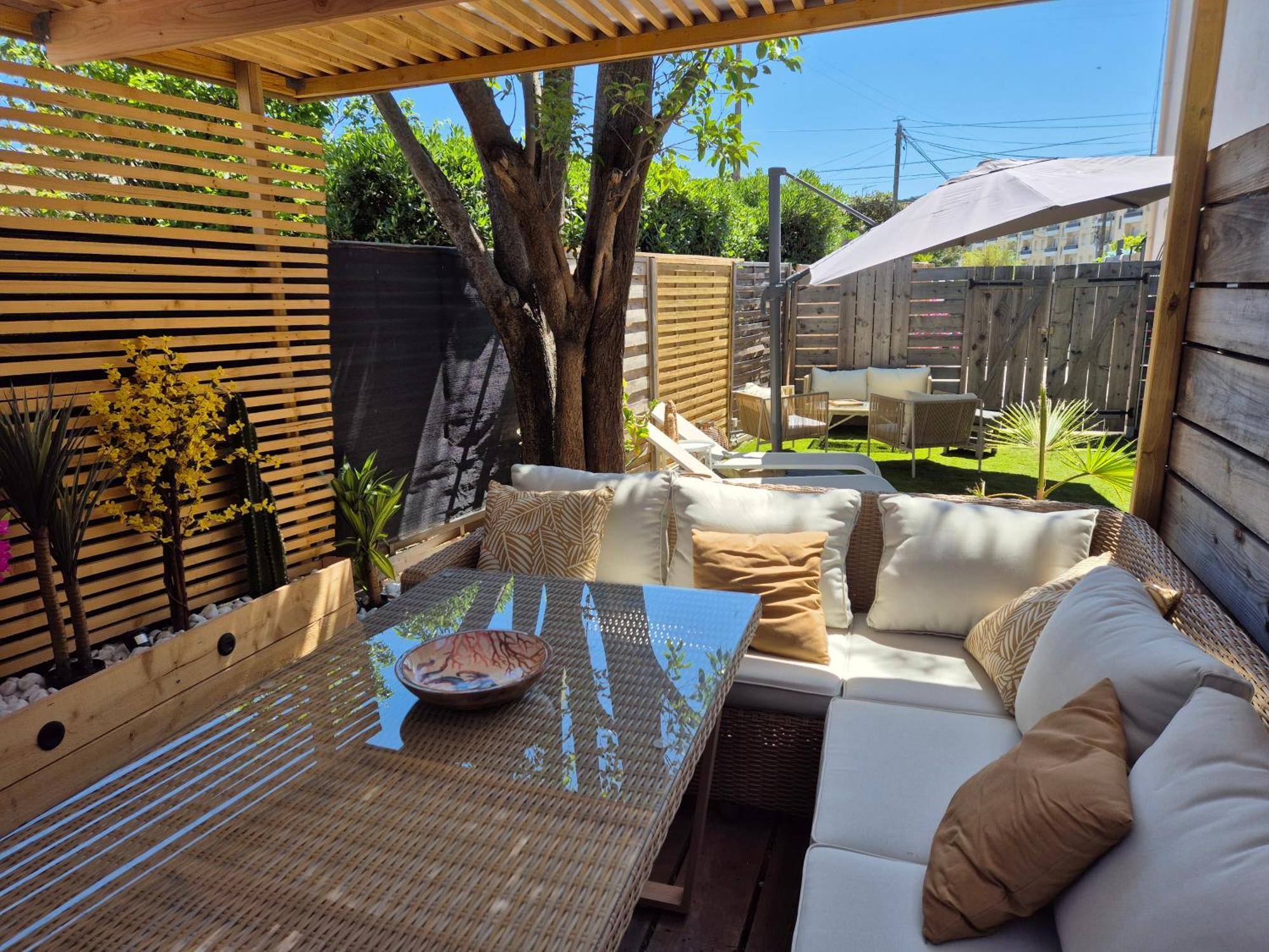 Magnifique Appartement 2 Chambres Avec 50 M2 De Jardin Privatif La Crau Esterno foto