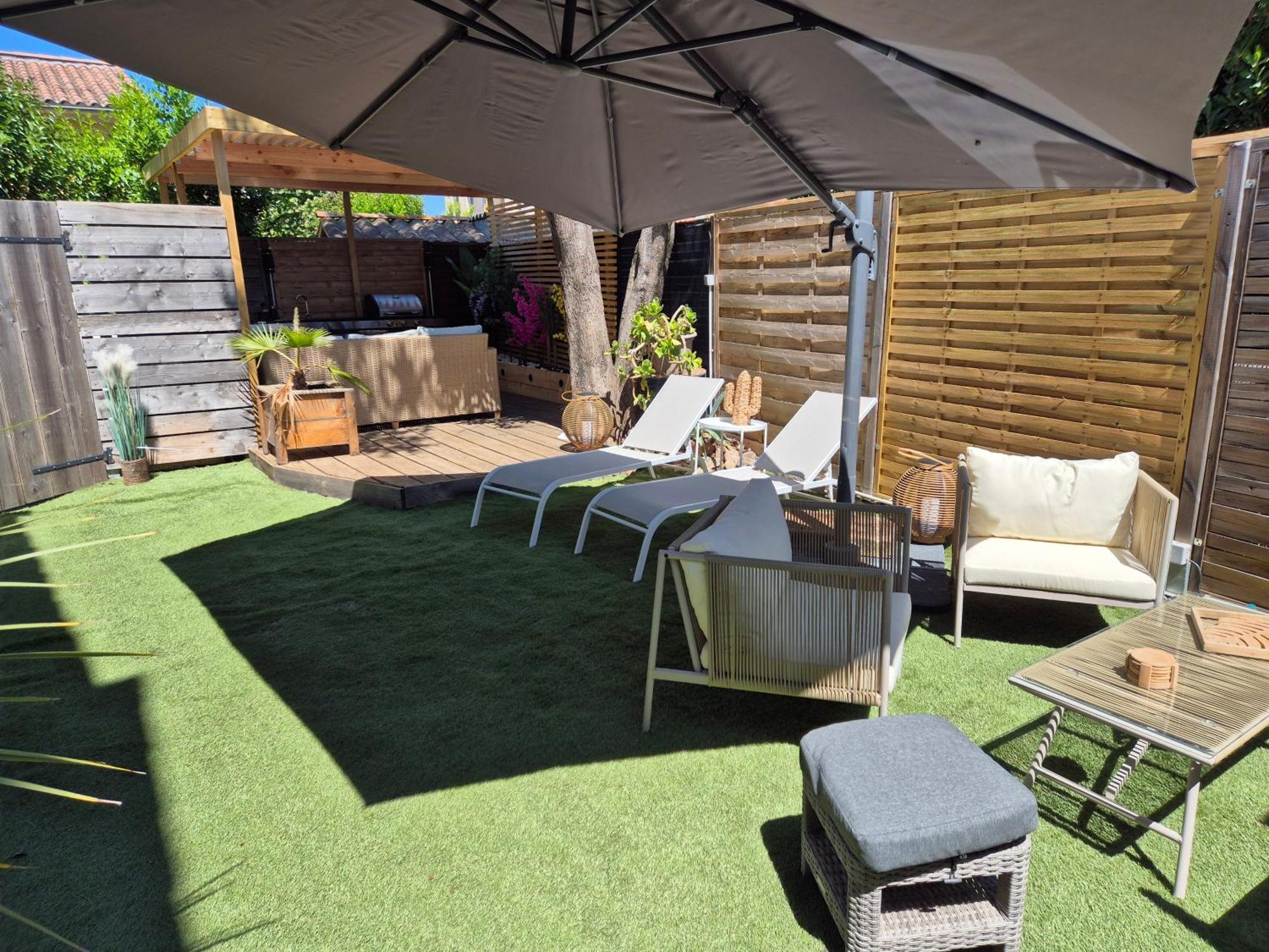 Magnifique Appartement 2 Chambres Avec 50 M2 De Jardin Privatif La Crau Esterno foto